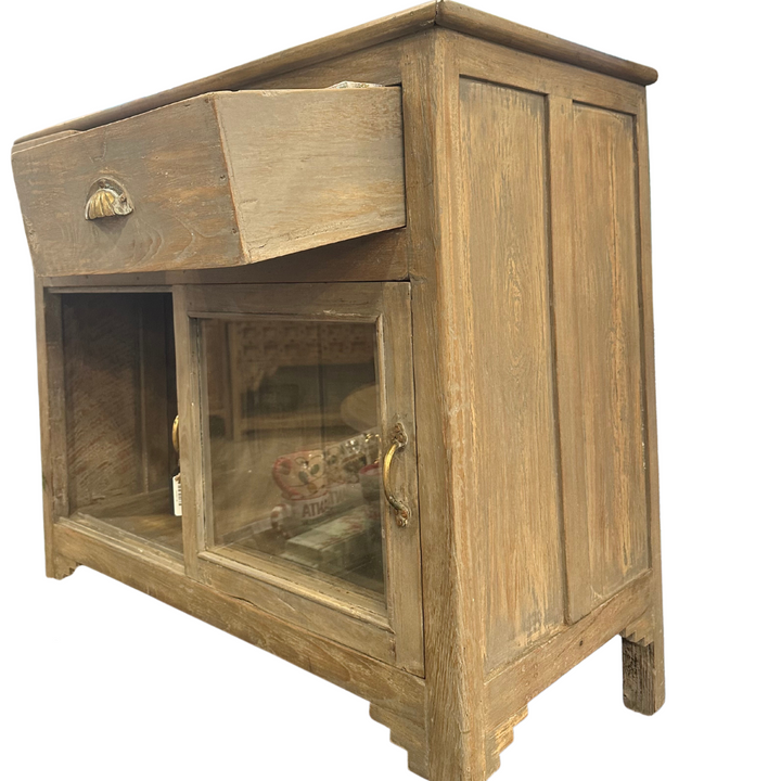 Cabinet Vintage Glass