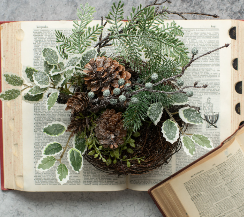 6" SNOW PINE/HOLLY BIRDNEST TABLE PIECE