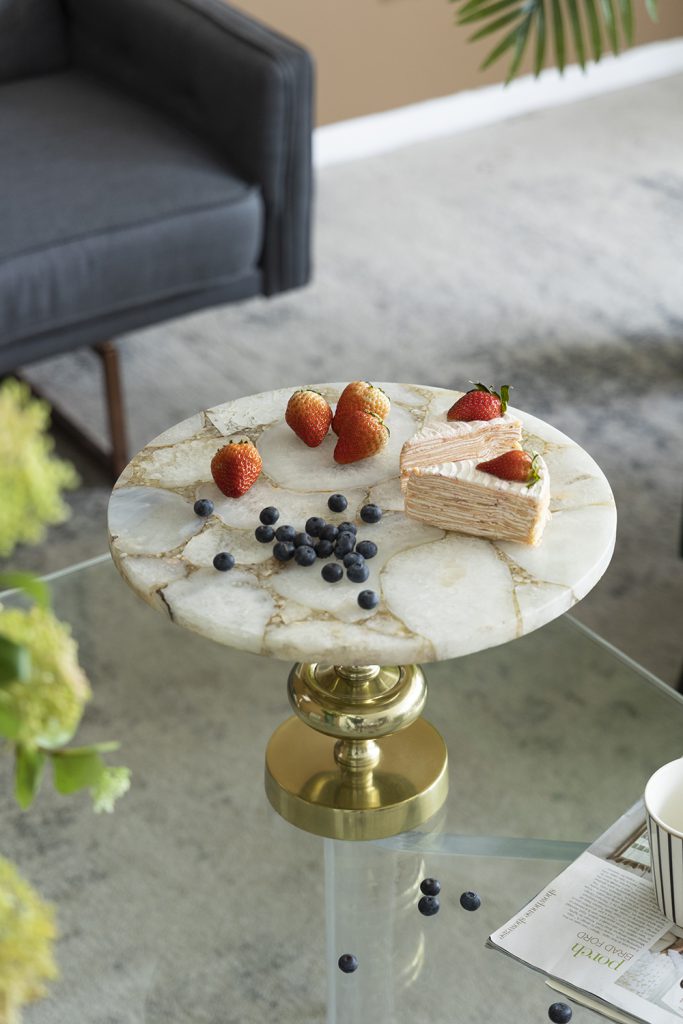 Cake Stand Agate w/ Metal Base