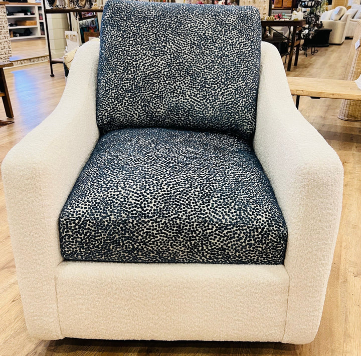 Oliver Swivel Chair