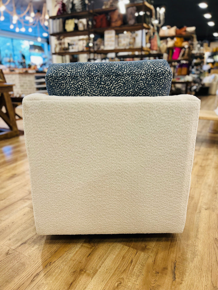 Oliver Swivel Chair