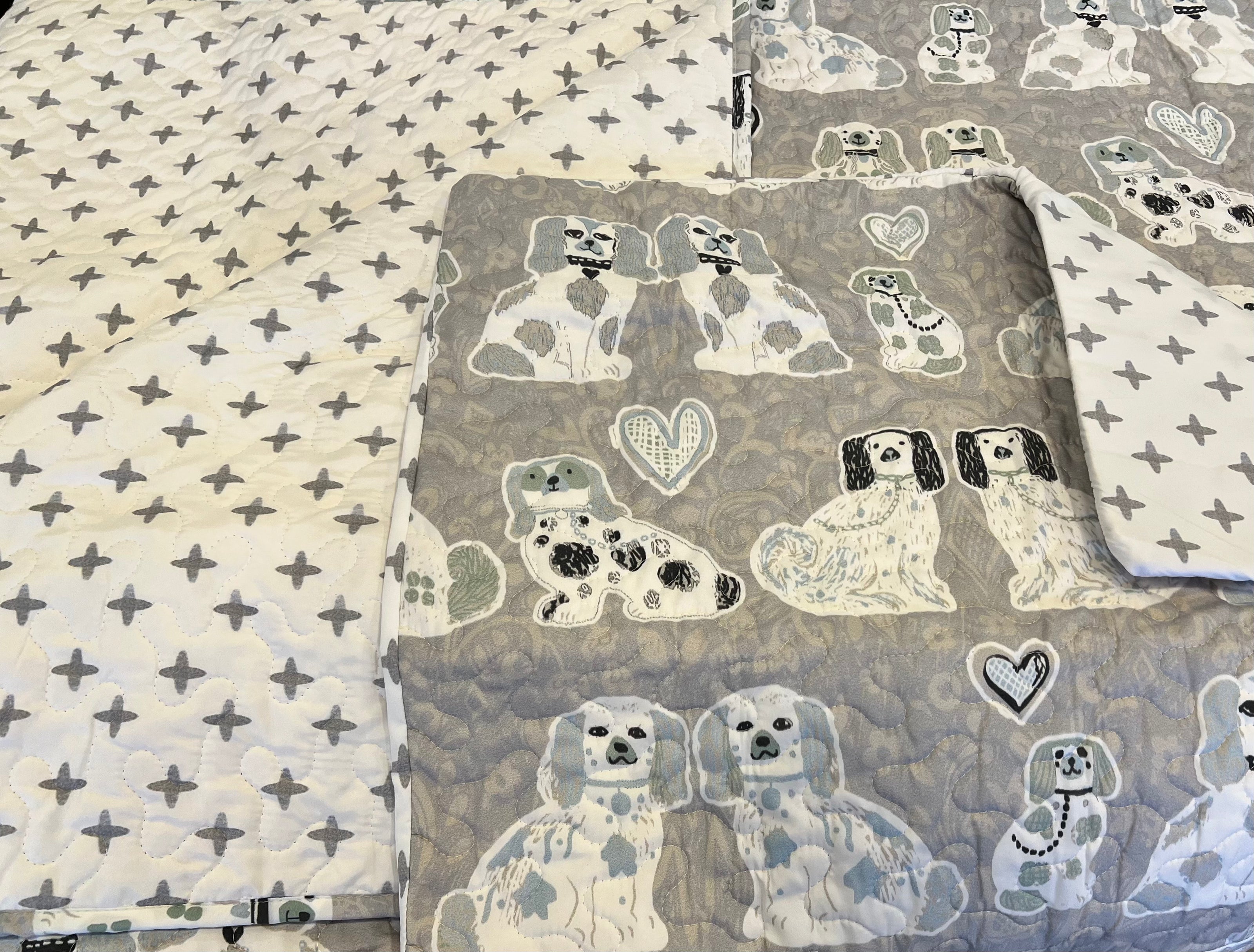 Foo Dogs Grey Quilt Set