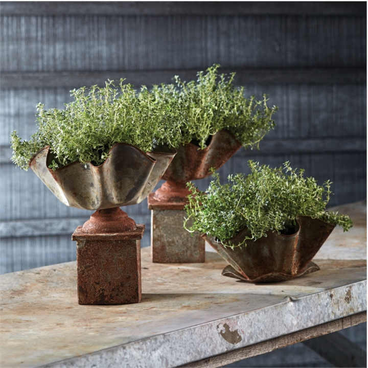 GALVANIZED HANDKERCHIEF PLANTER