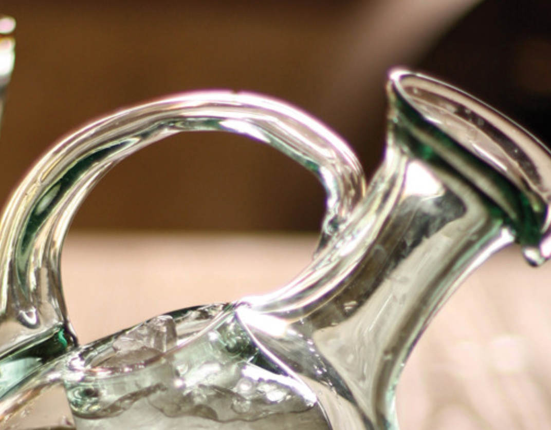 Wine Decanter Tilted Clear w/ Ice Pocket