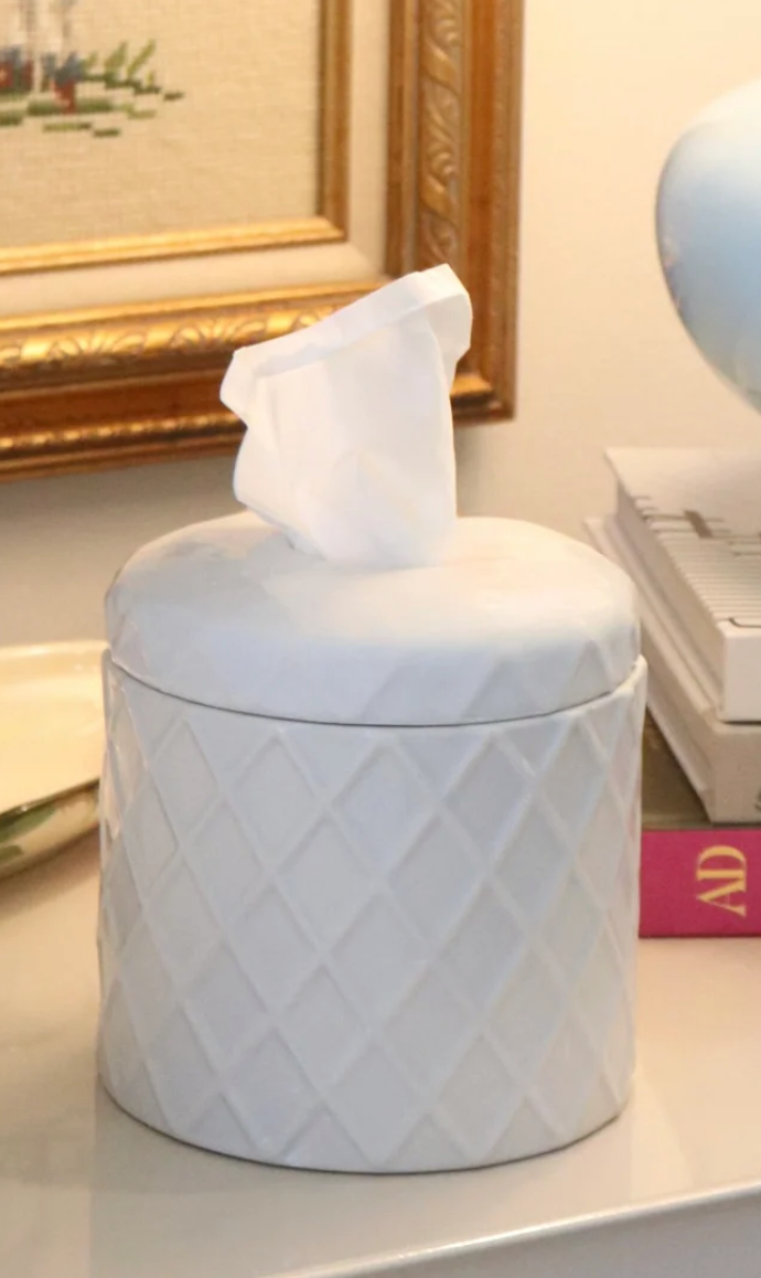 Claire Tissue Holder
