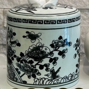 Jardin Noir Tissue Vessel