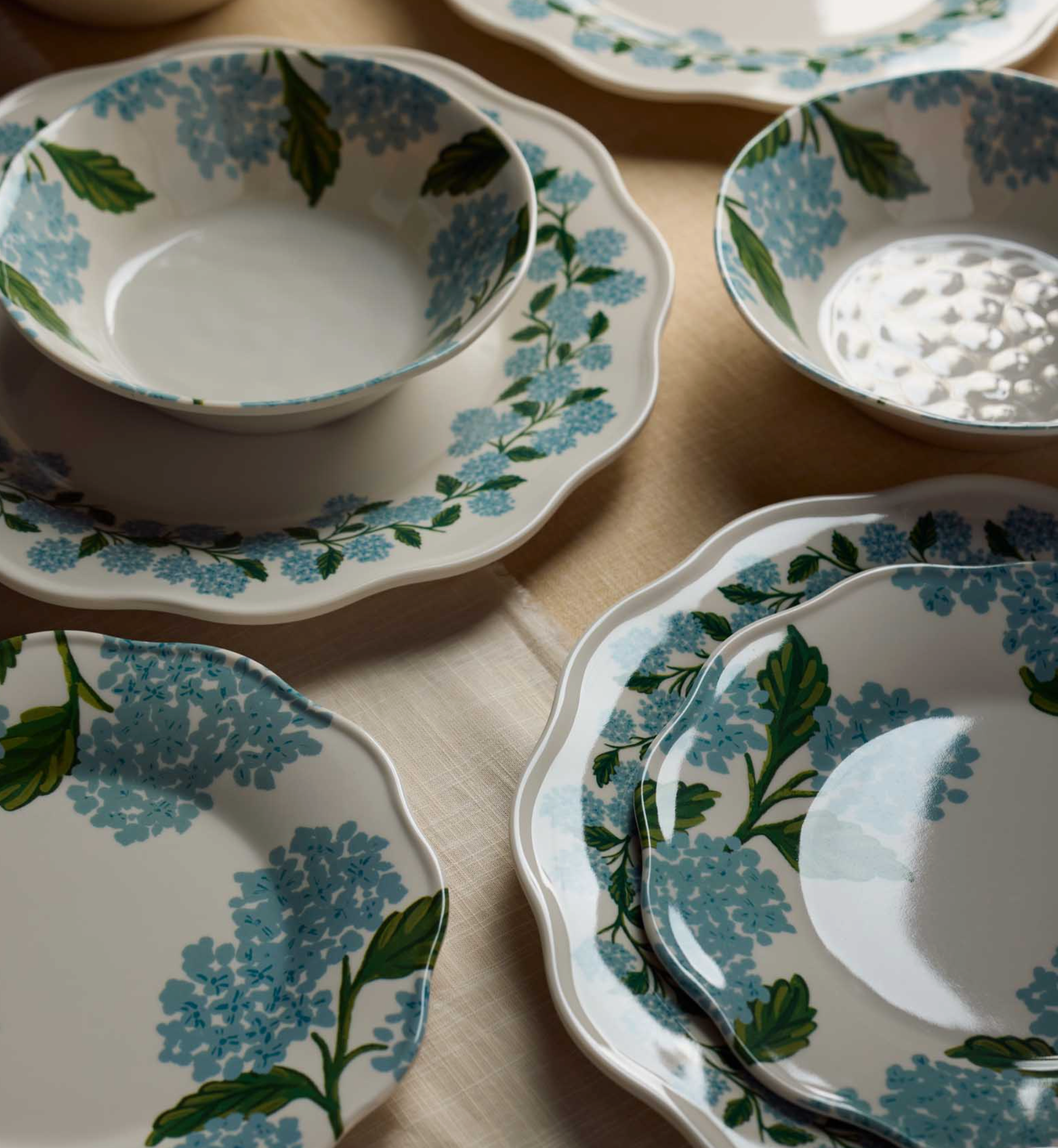 Hydrangea Melamine Dinnerware Collection