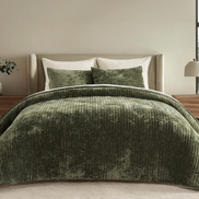 Olivia King Velvet Quilt Set