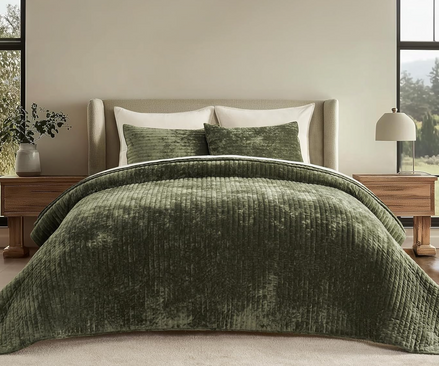 Olivia King Velvet Quilt Set