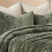 Olivia King Velvet Quilt Set