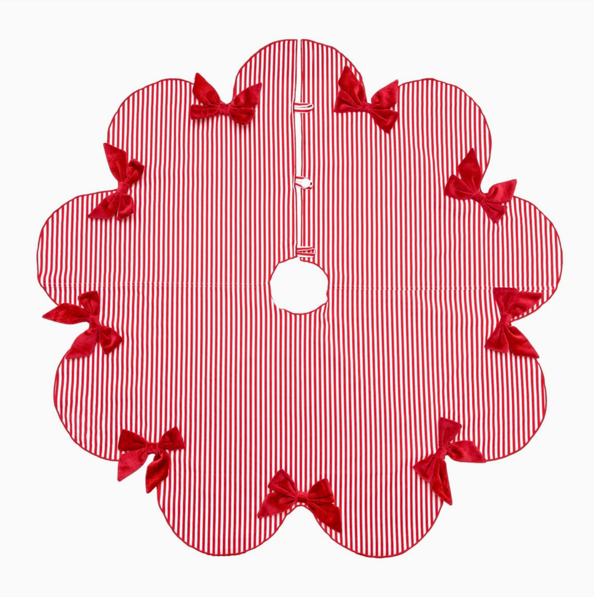 Velvet Bow Scallop Tree Skirt