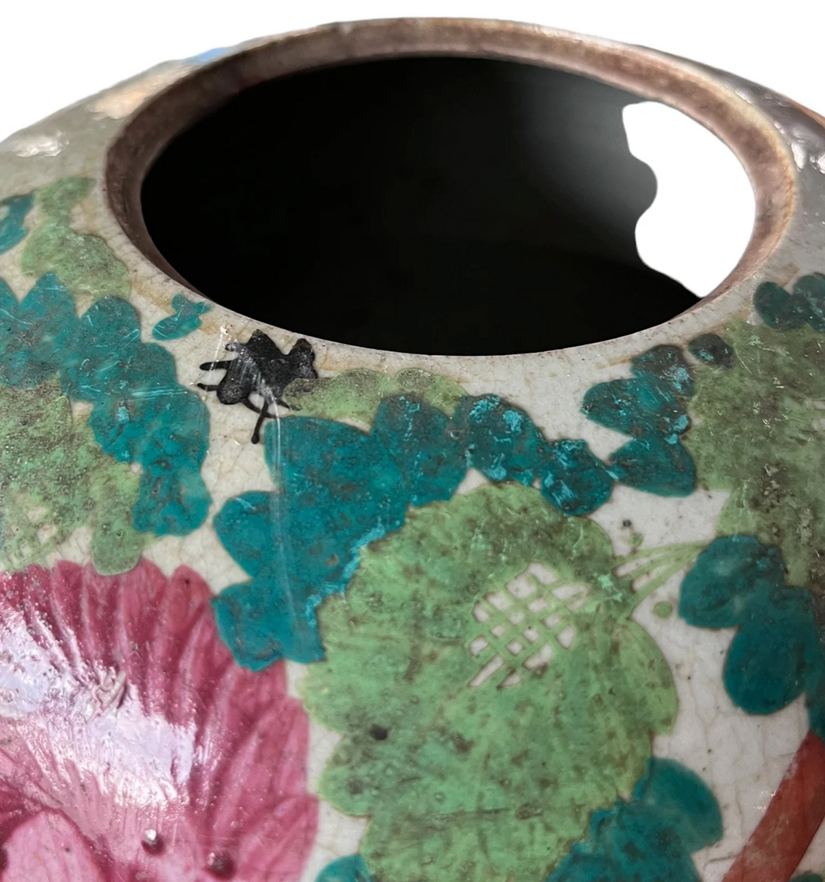 The Imperial Garden Chinese Pot