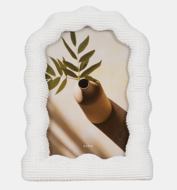 White Wavy Arch Photo Frame
