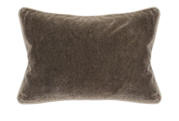 Heirloom Velvet 14x20 Pillow