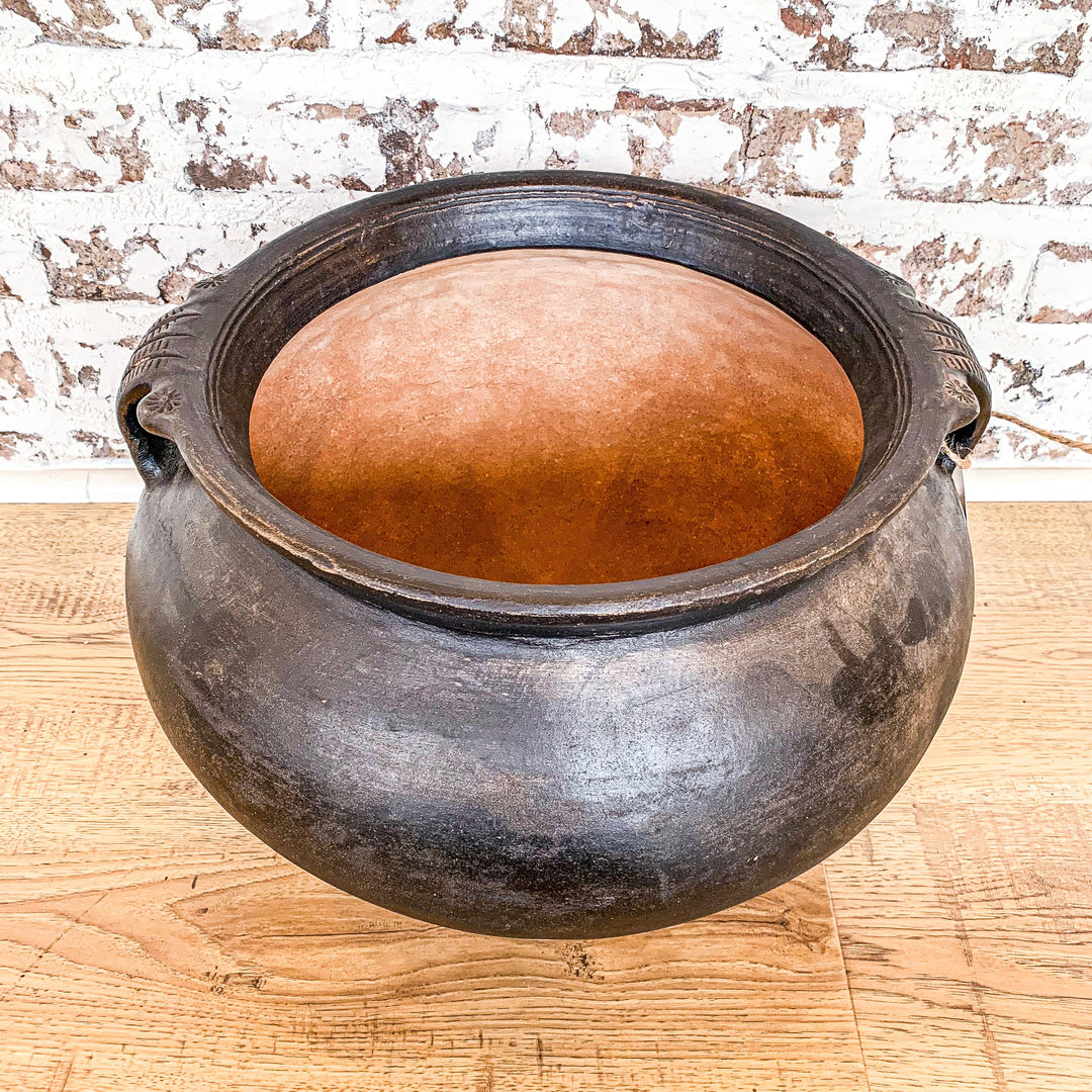 Black Clay Pot w/ Handle