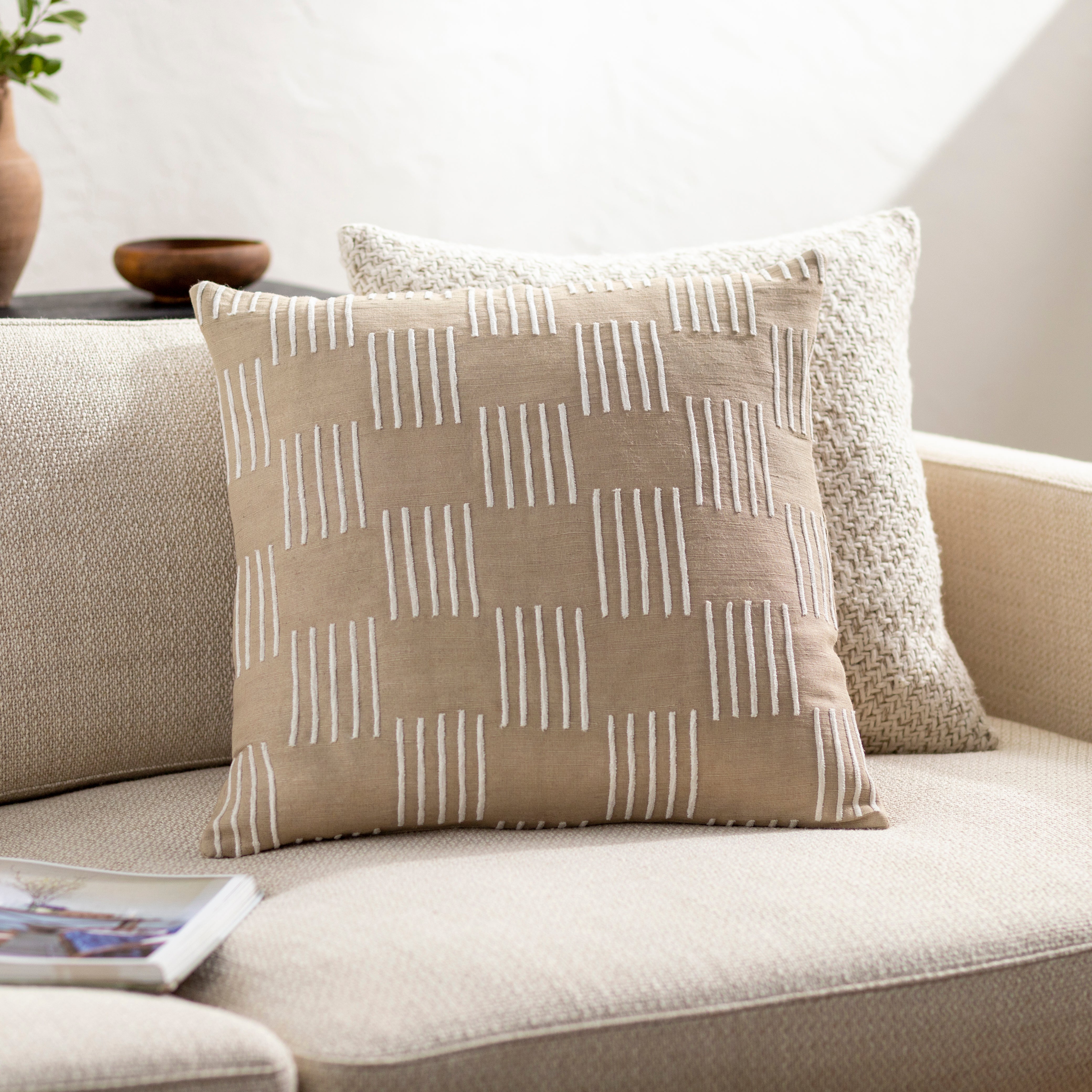 Layten Pillow