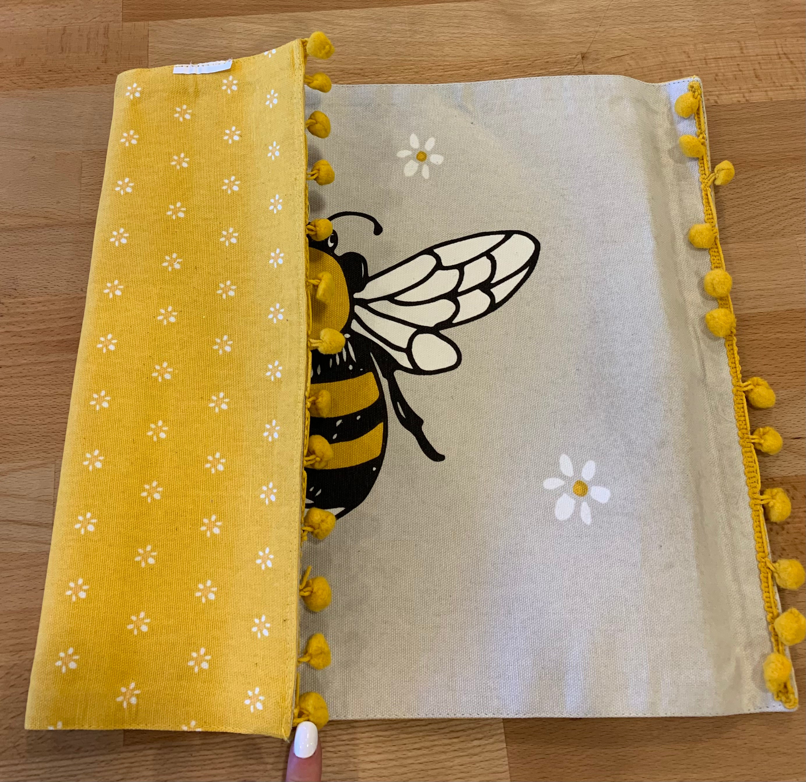 Bee Pom-Pom Placemats Reversible